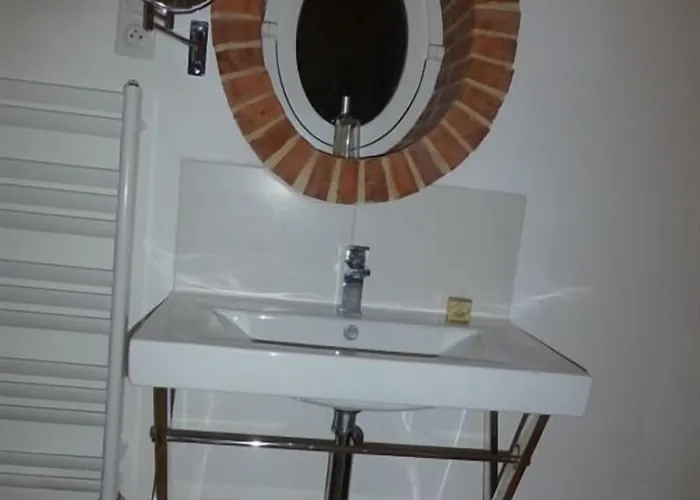 بيت ضيافة Maison D'eclaibes 3*